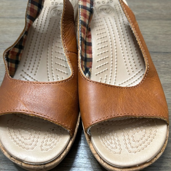 Crocs Women's A-Leigh Cork Heel Peep Toe Leather Slingback Tan Sandals Size‎ 10 - Picture 12 of 14